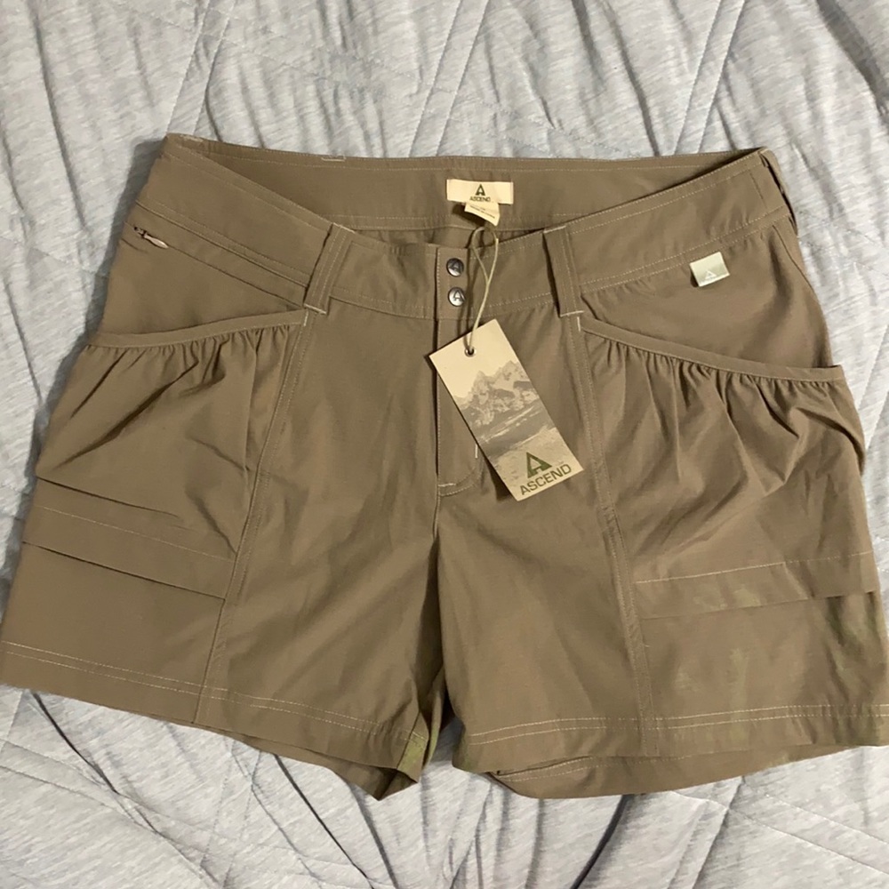 Ascend Taupe Gray Short - Size 12
